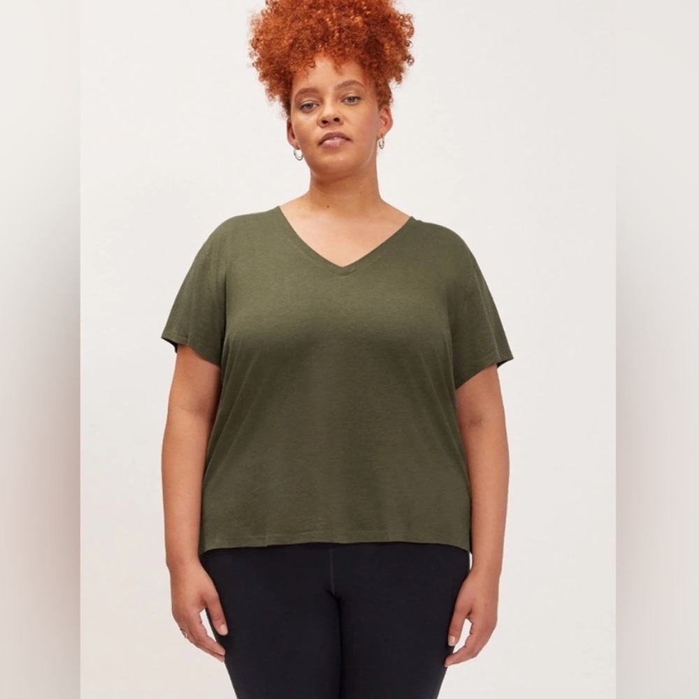 GIRLFRIEND COLLECTIVE Fern Cupro V-Neck Tee XXL